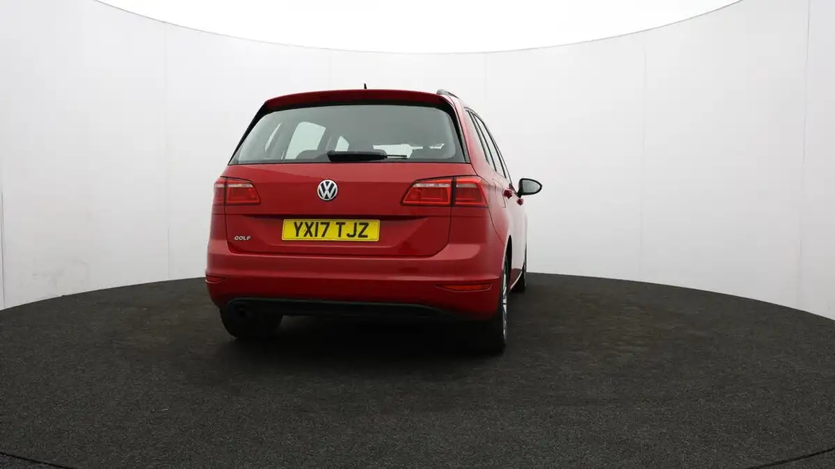 2017-volkswagen-golf-sv-16tdi-se-110ps-bmtss-big-78