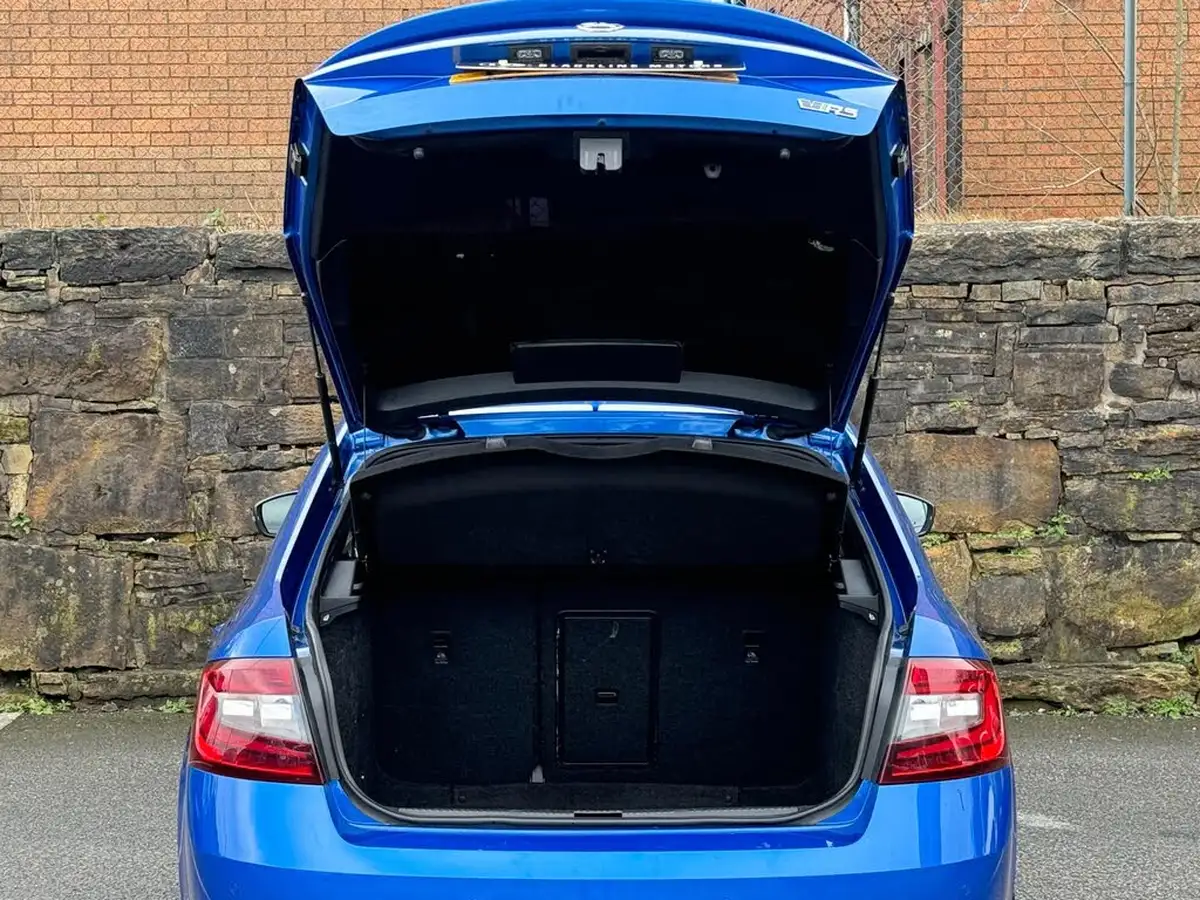 2018-skoda-octavia-20tdi-vrs-hatchback-dsg-big-22