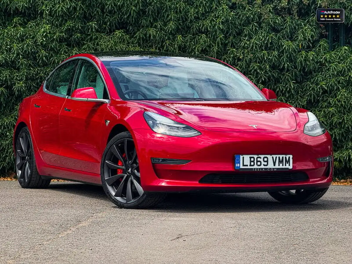 2020-tesla-model-3-e-performance-big-1