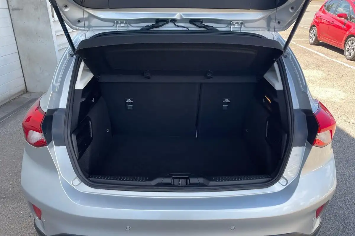 2020-ford-focus-15-active-hatchback-auto-big-19
