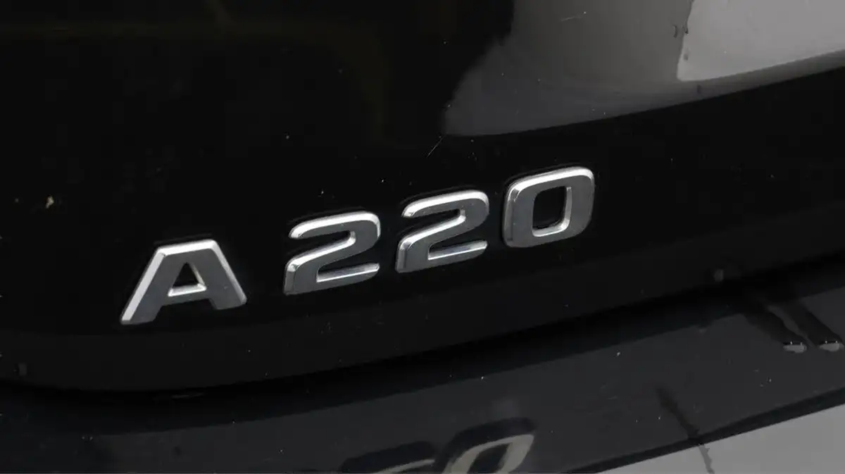 2019-mercedes-benz-a-class-20-a220-amg-line-premium-plus-hatchback-5d-4matic-big-21
