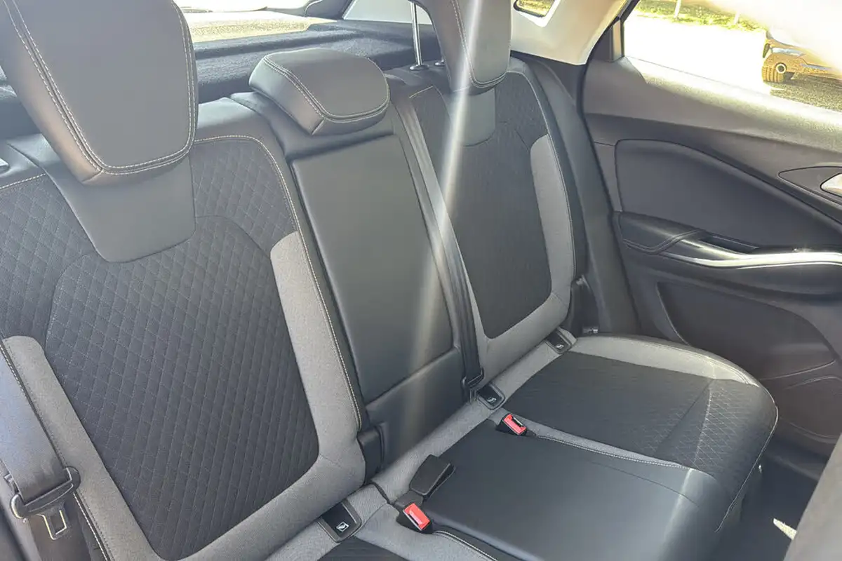 2020-vauxhall-grandland-x-12-business-edition-nav-big-11