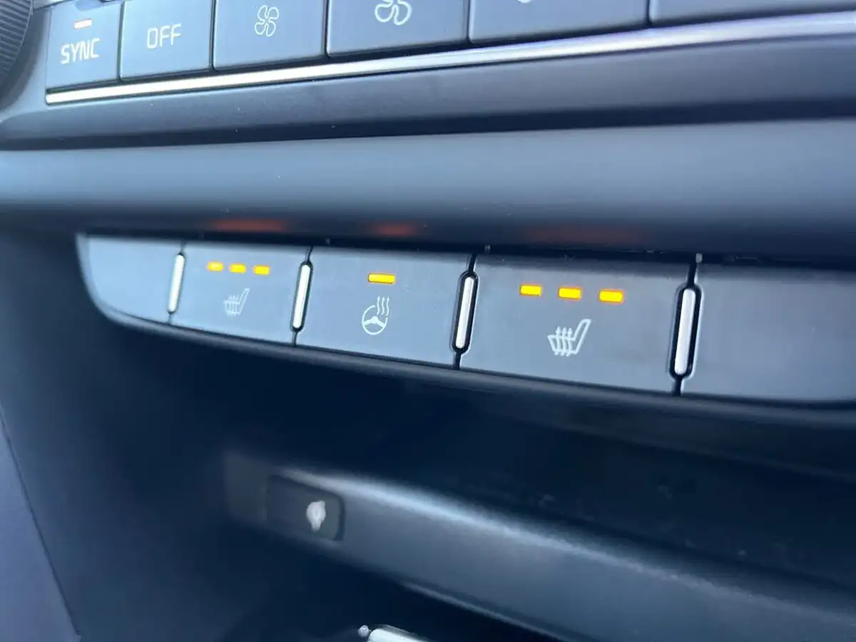2022-kia-xceed-15-t-gdi-gt-line-s-big-28