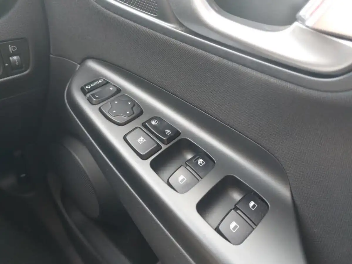 2022-hyundai-kona-10-t-gdi-premium-big-18