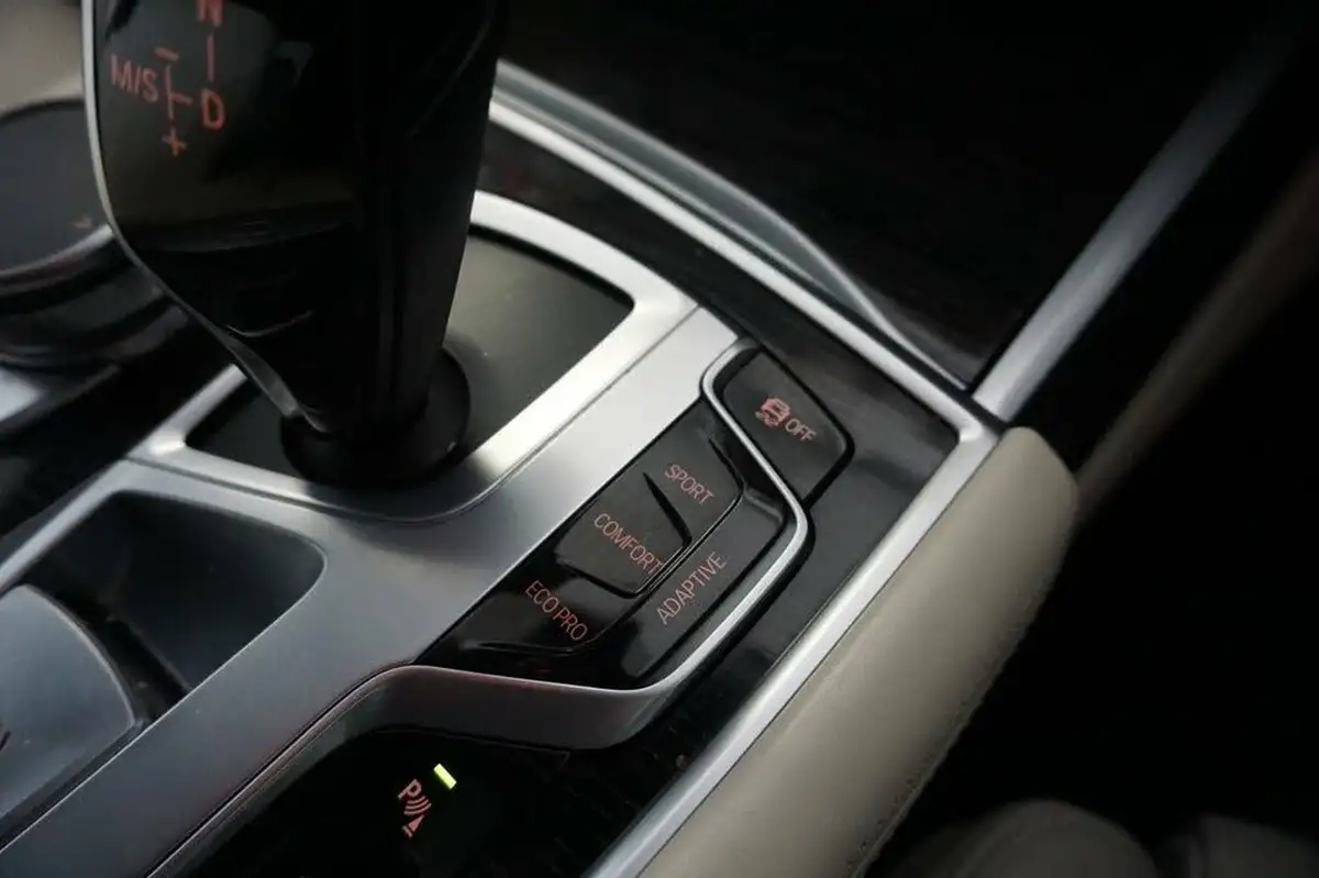 2016-bmw-7-series-30td-740d-m-sport-big-42