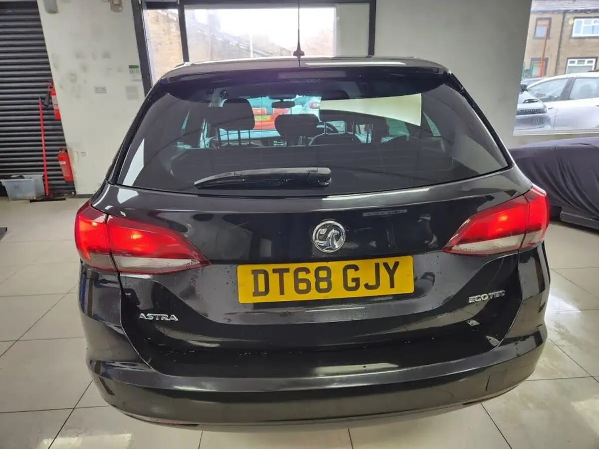 2019-vauxhall-astra-10i-turbo-design-sport-tourer-big-40