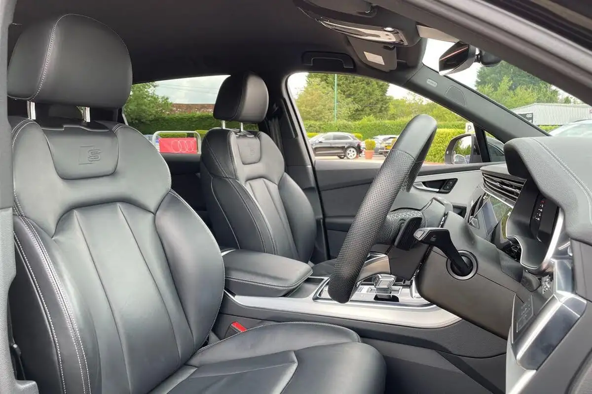 2023-audi-q7-30-45-tdi-s-line-big-26