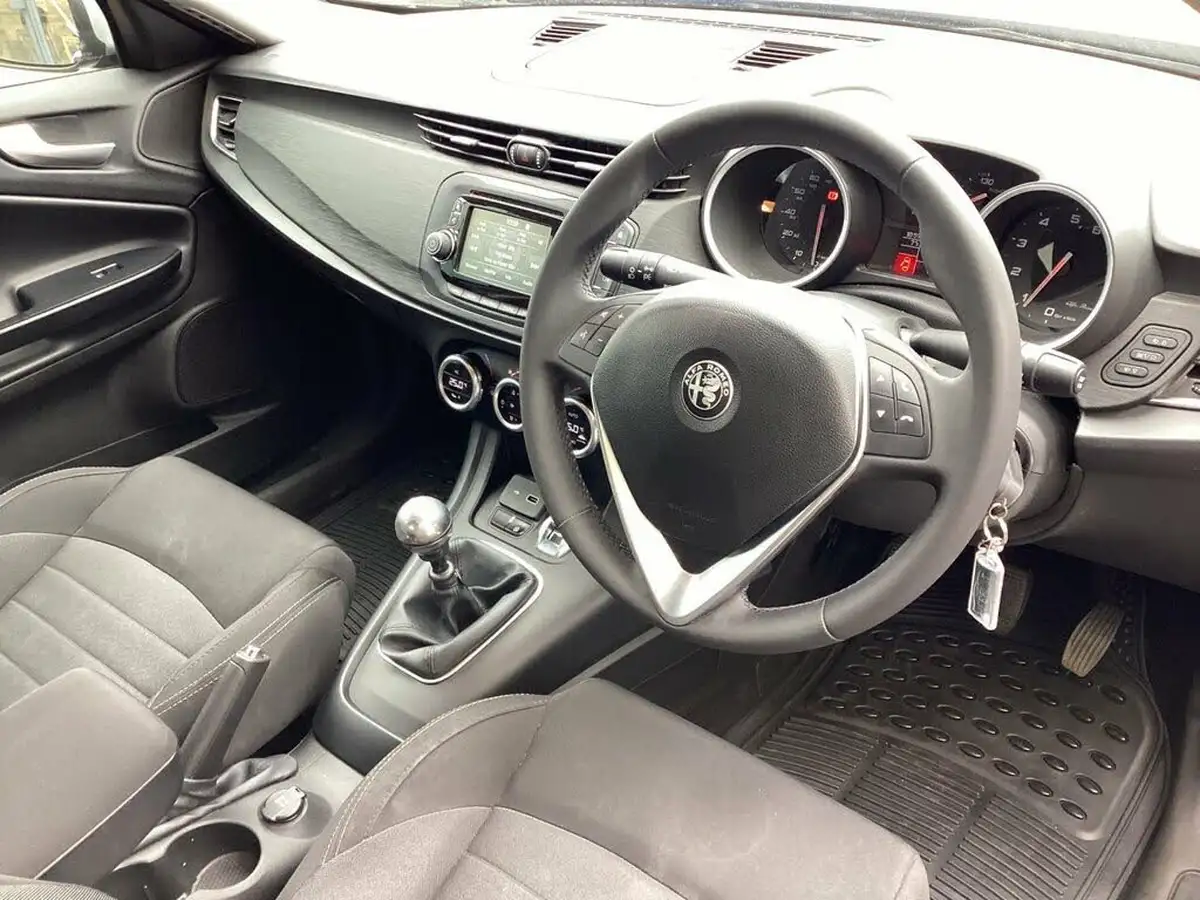 2020-alfa-romeo-giulietta-14-tb-super-big-12