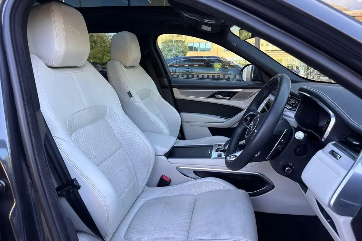 2022-jaguar-f-pace-20-p250-r-dynamic-se-big-42
