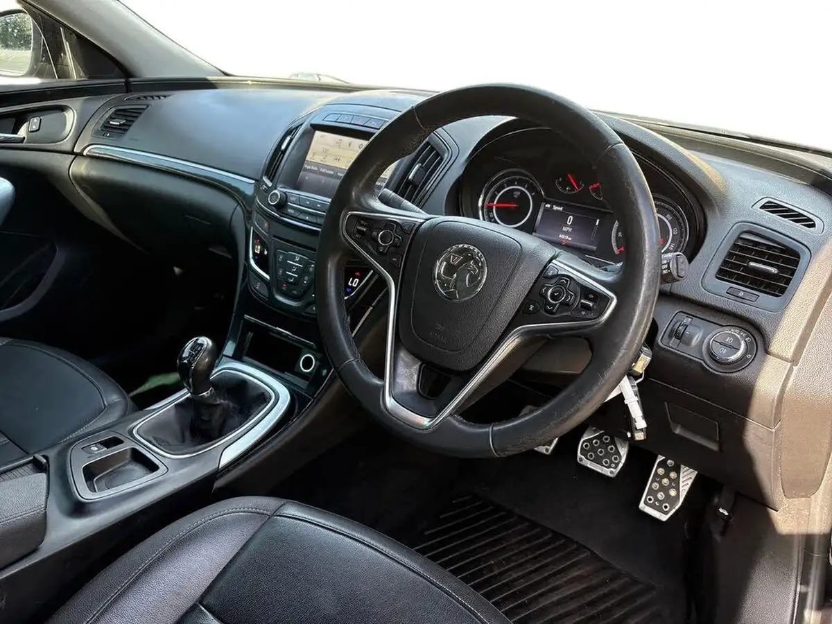 2015-vauxhall-insignia-sports-tourer-16cdti-elite-nav-ecoflex-ss-big-14
