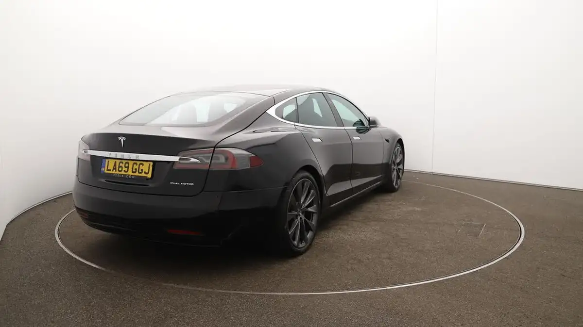 2020-tesla-model-s-e-long-range-big-58