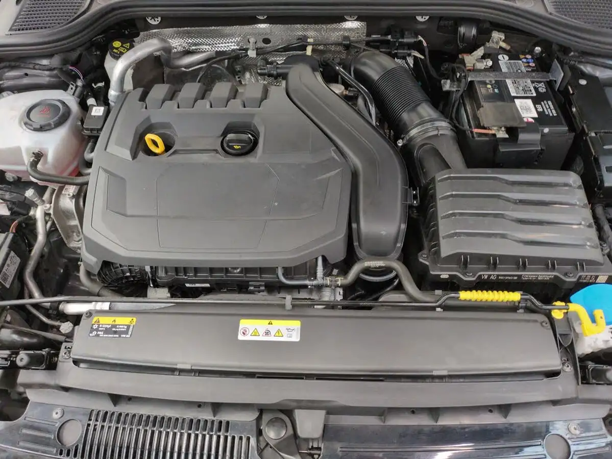 2021-volkswagen-golf-15-tsi-r-line-130ps-hatchback-big-40
