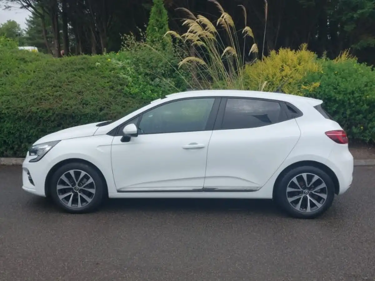 2020-renault-clio-10-sce-iconic-75bhp-big-3