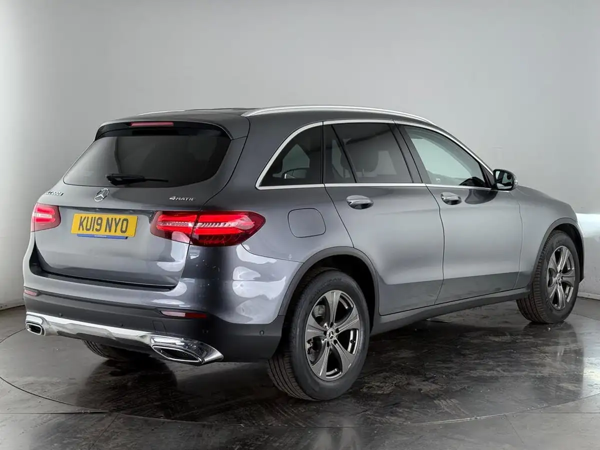 2018-mercedes-benz-glc-class-21d-glc220d-sport-premium-plusss-station-wagon-5d-big-3