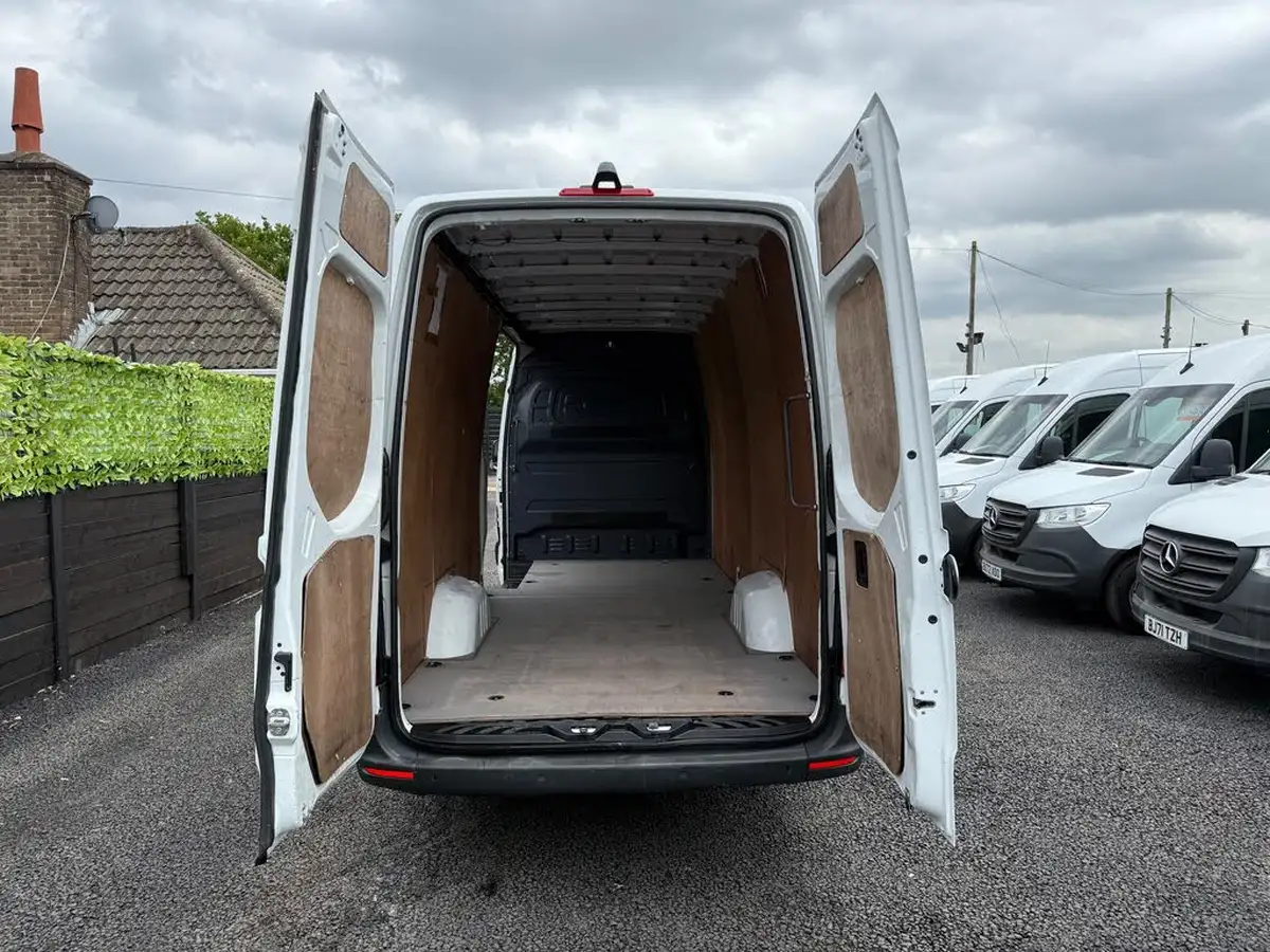 2020-mercedes-benz-sprinter-20cdi-315-l1h1-progressive-big-12
