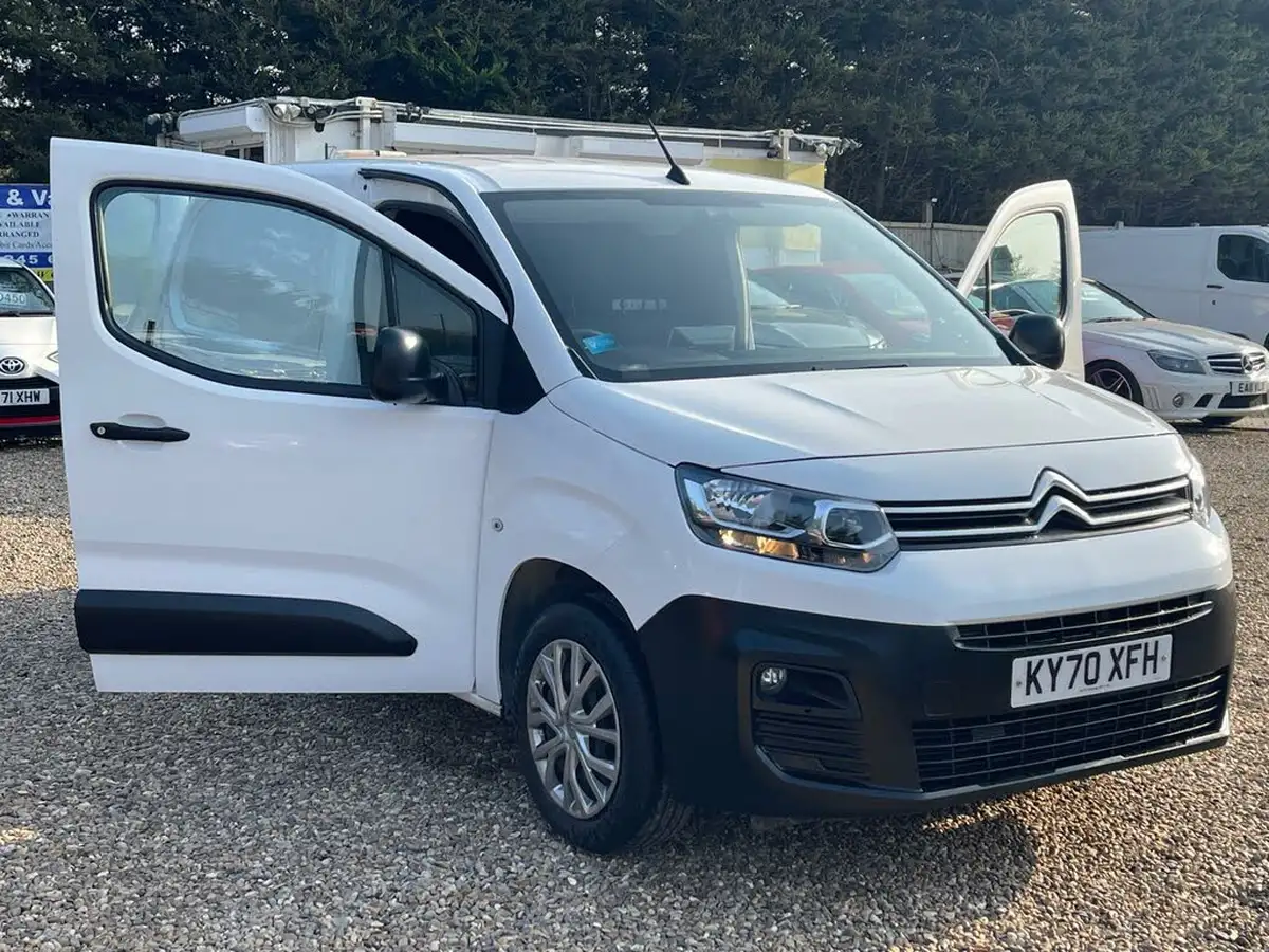2020-citroen-berlingo-15bluehdi-1000-enterprise-100pseu6dt-e-ss-panel-big-29