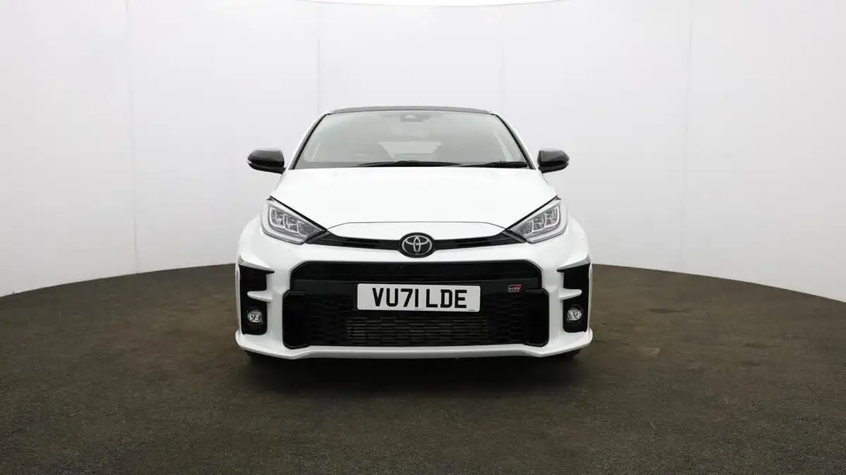 2021-toyota-yaris-16-gr-circuit-pack-big-29