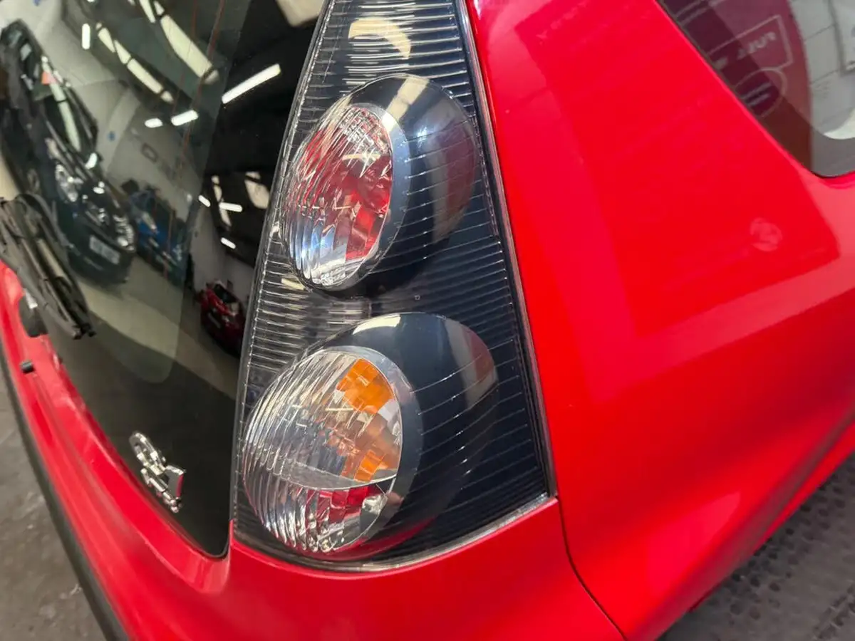2011-citroen-c1-10-vtr-68-3d-big-11