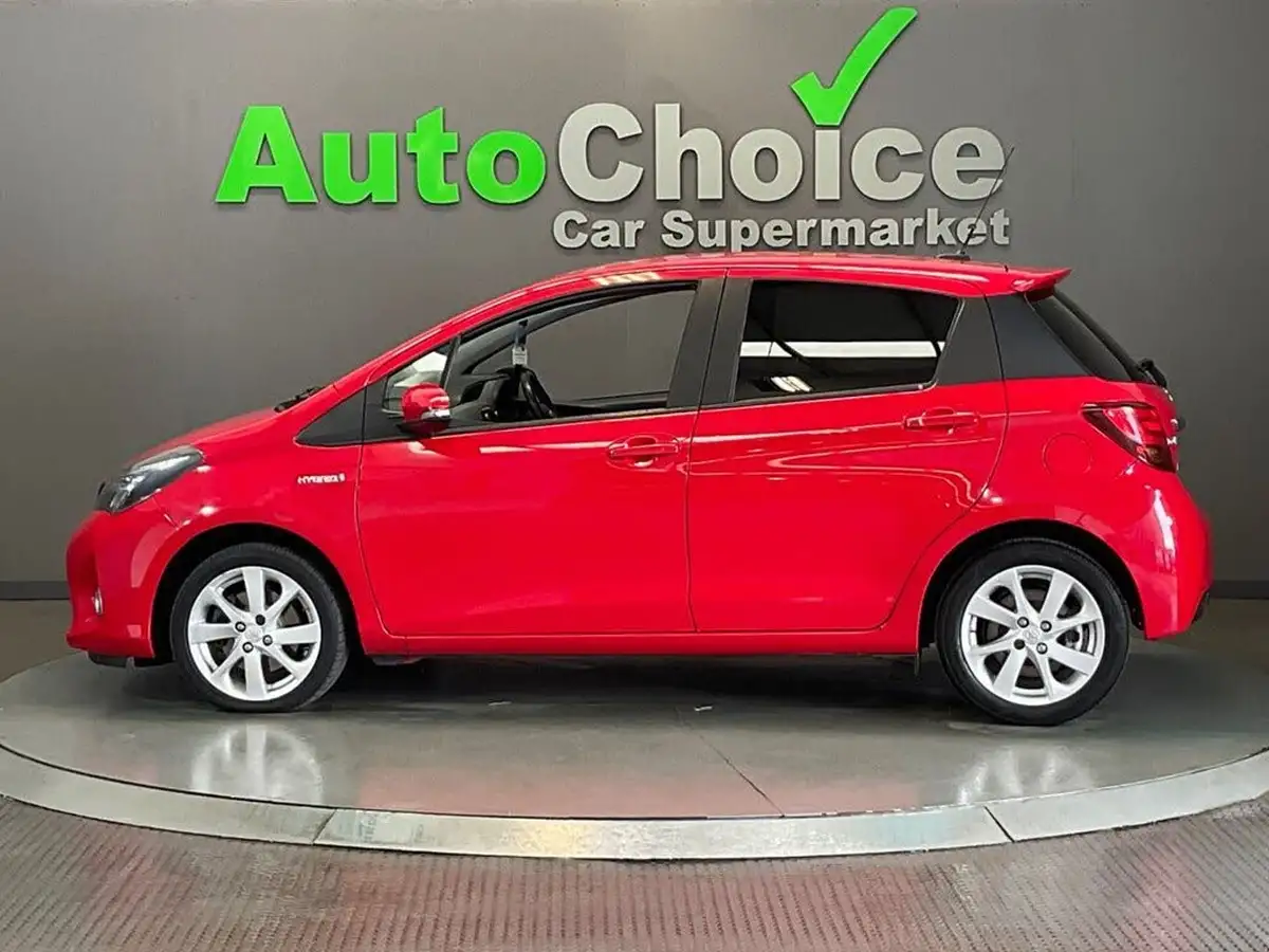 2015-toyota-yaris-15-vvt-i-sport-hybrid-big-10