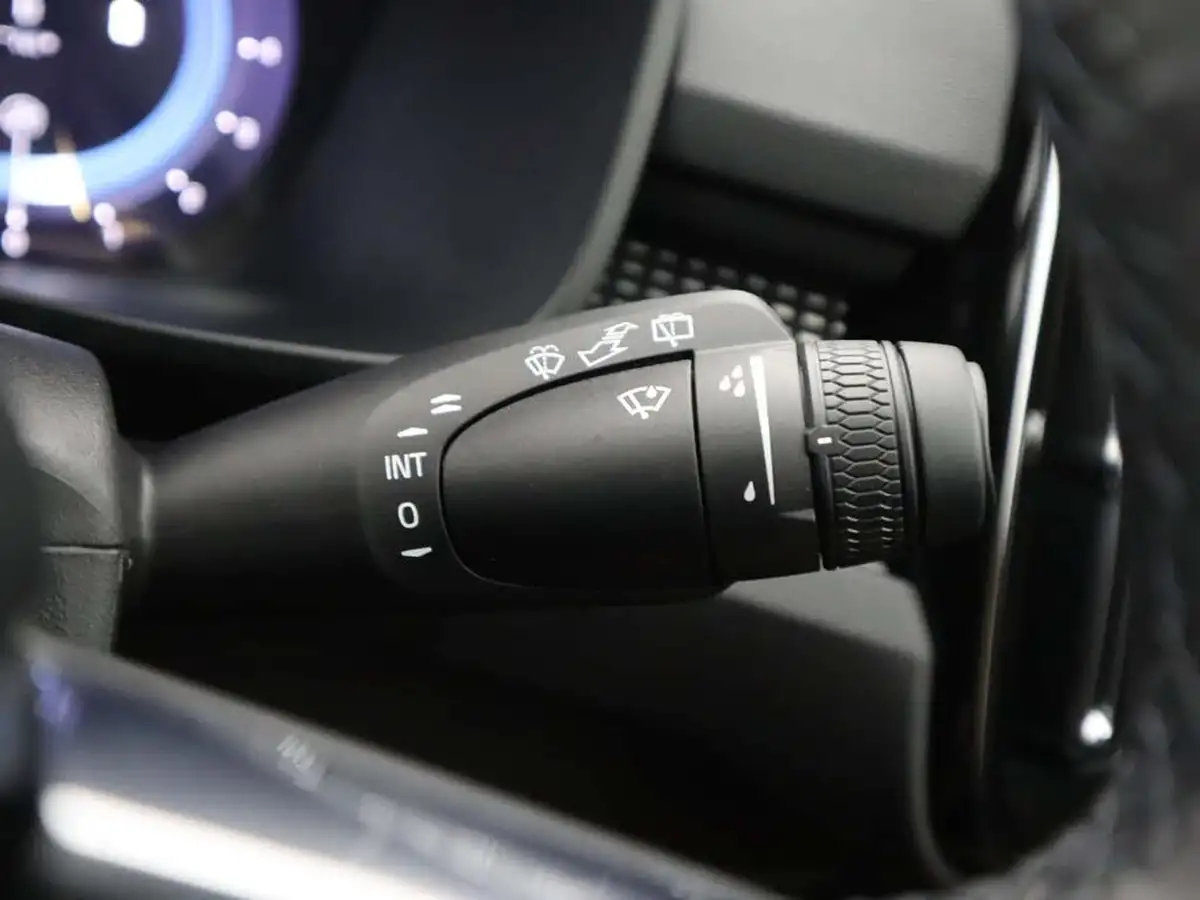2025-volvo-xc40-20-b4-plus-black-edition-big-38