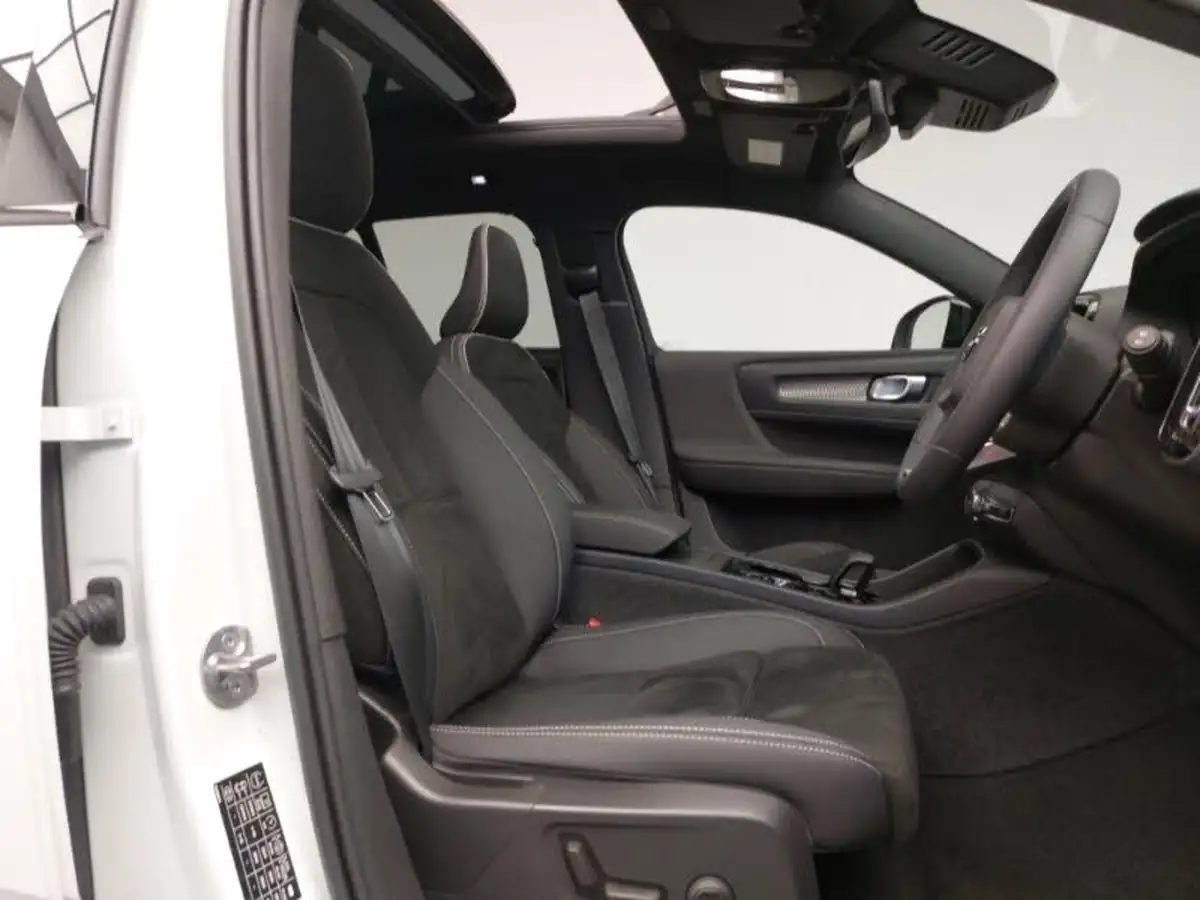 2023-volvo-xc40-20-b4-ultimate-big-10