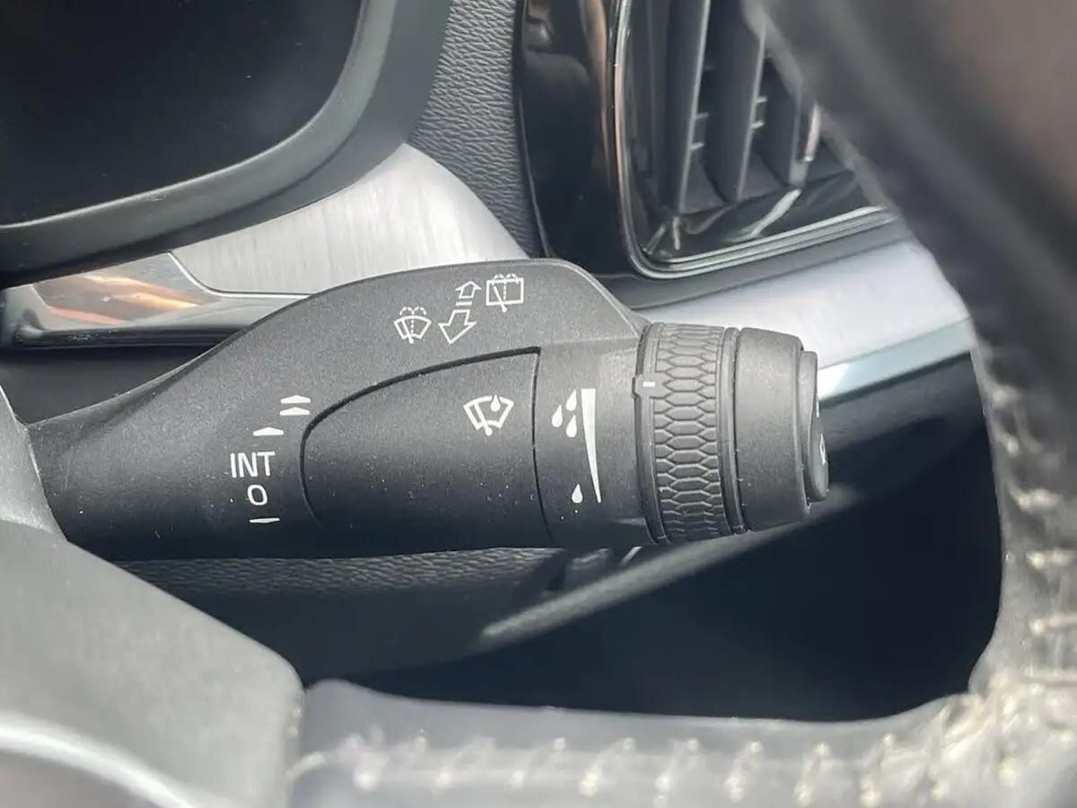 2019-volvo-v60-20td-d3-momentum-big-18