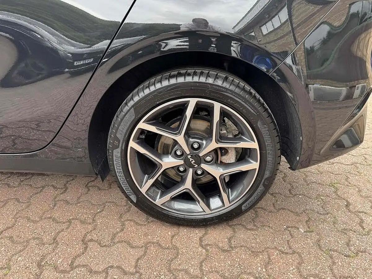 2022-kia-ceed-15-t-gdi-3-hatchback-big-37