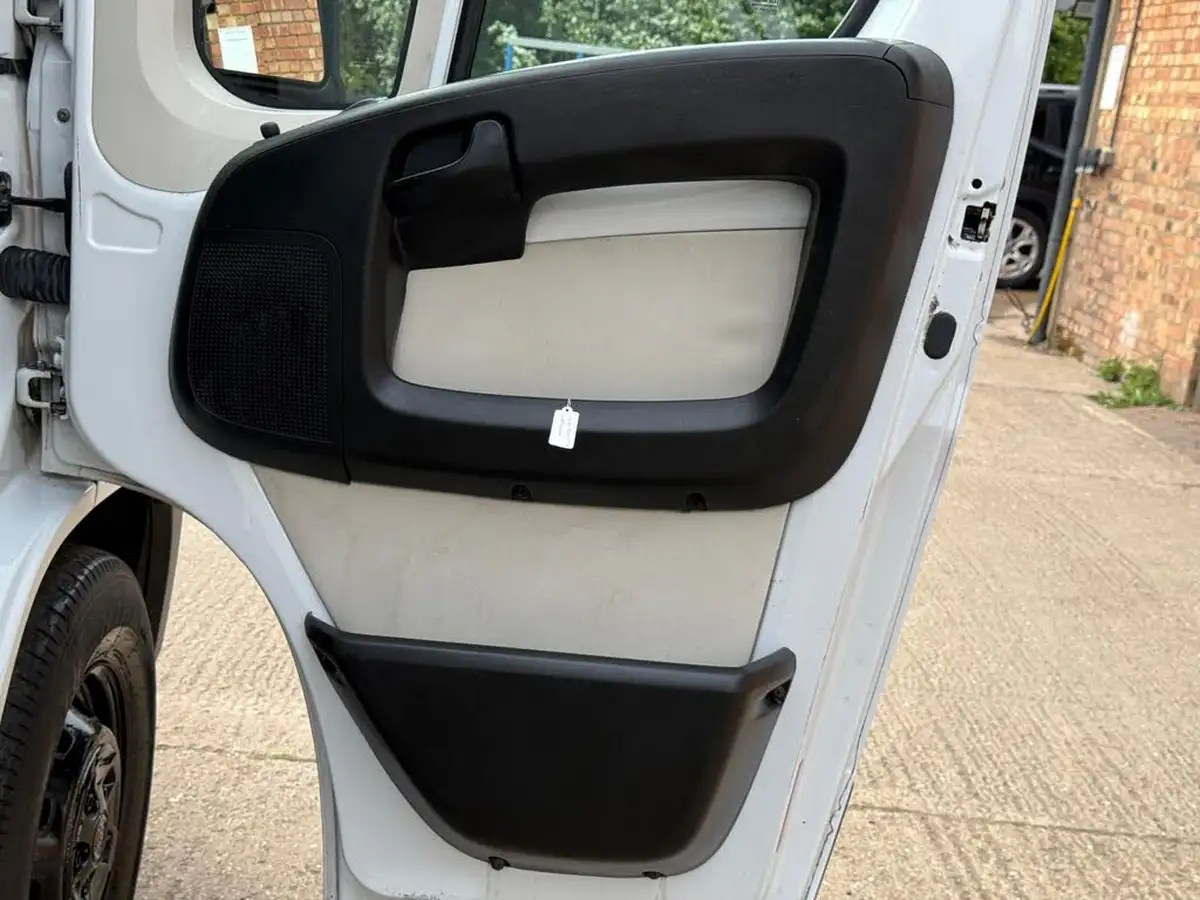 2016-fiat-ducato-23td-35-lh2-tecnico-big-32