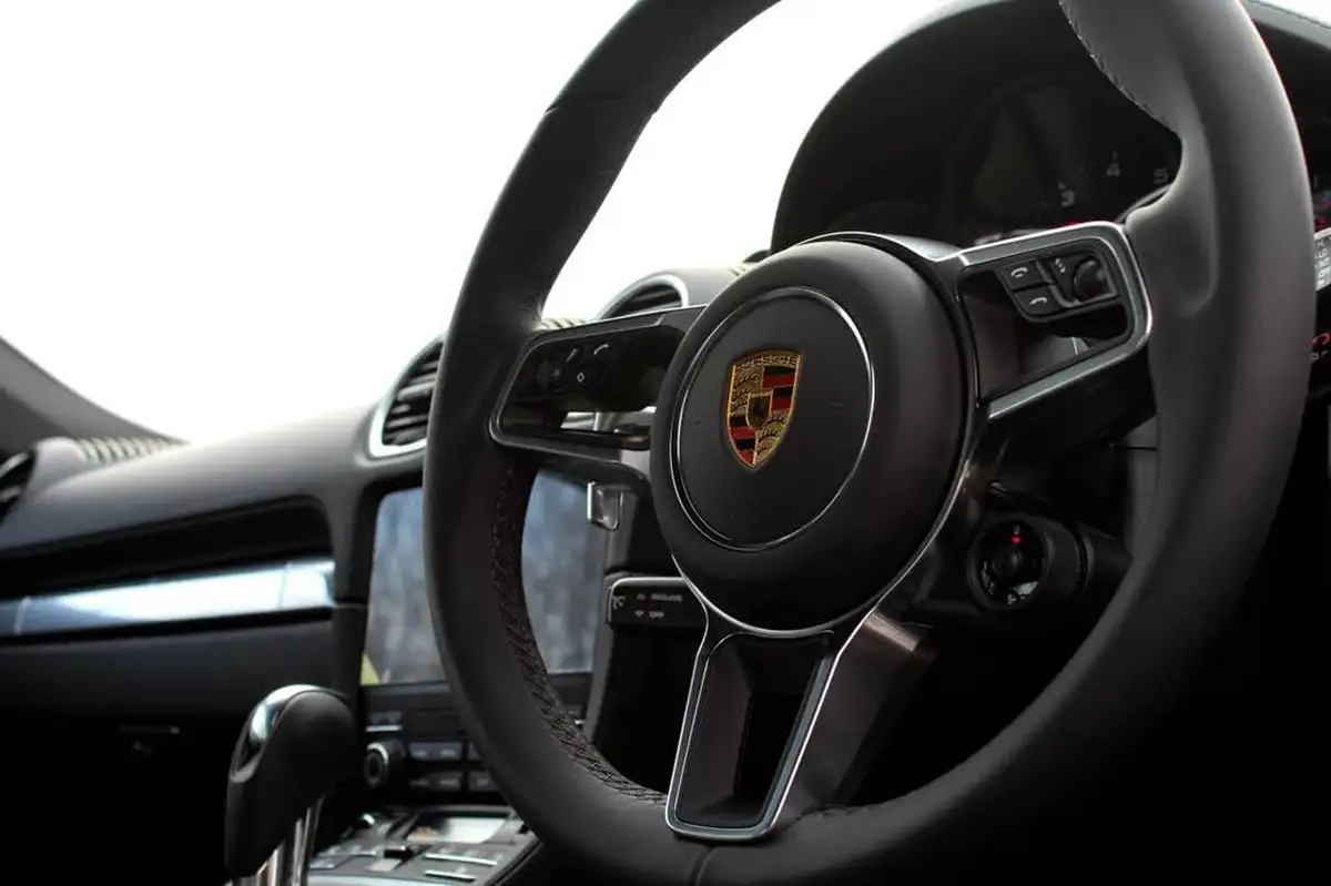 2025-porsche-cayman-718-20-cayman-style-edition-pdk-big-25