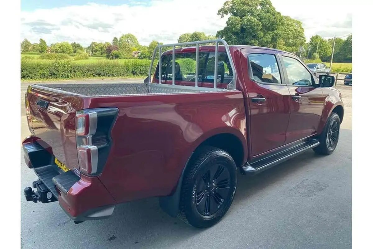 2021-isuzu-d-max-19td-v-cross-auto-big-3