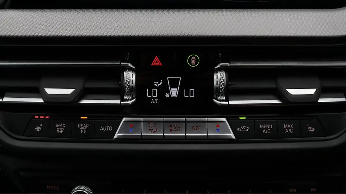 2022-bmw-1-series-15-118i-m-sport-lcp-big-12