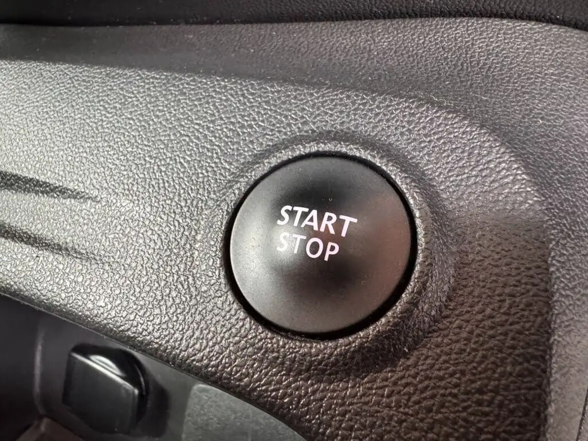 2019-renault-captur-09-tce-iconic-big-38