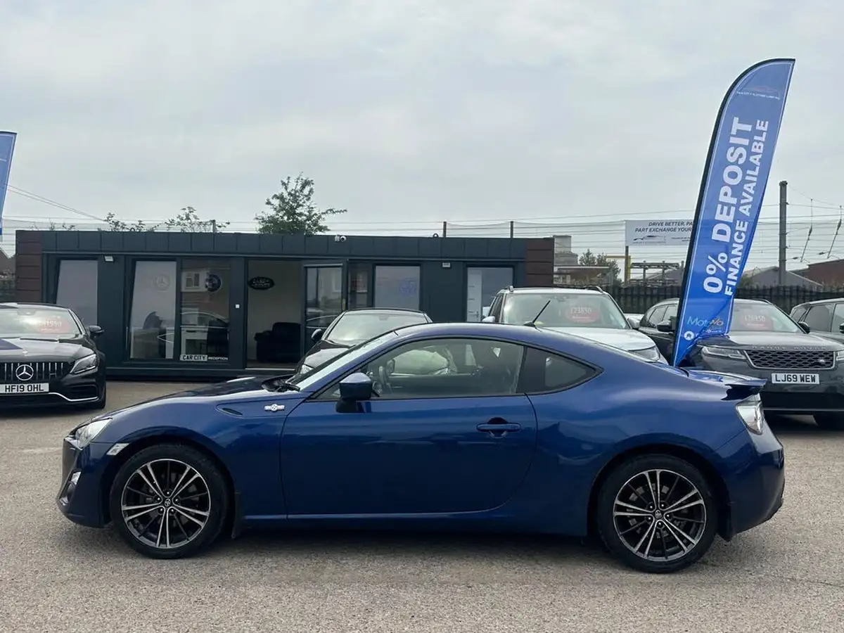 2012-toyota-gt86-20-big-10