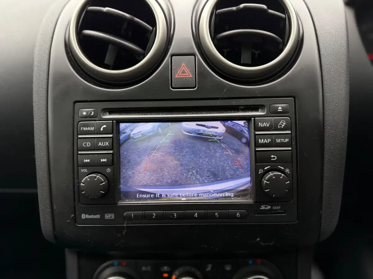 2010-nissan-qashqai-15td-n-tec-big-20