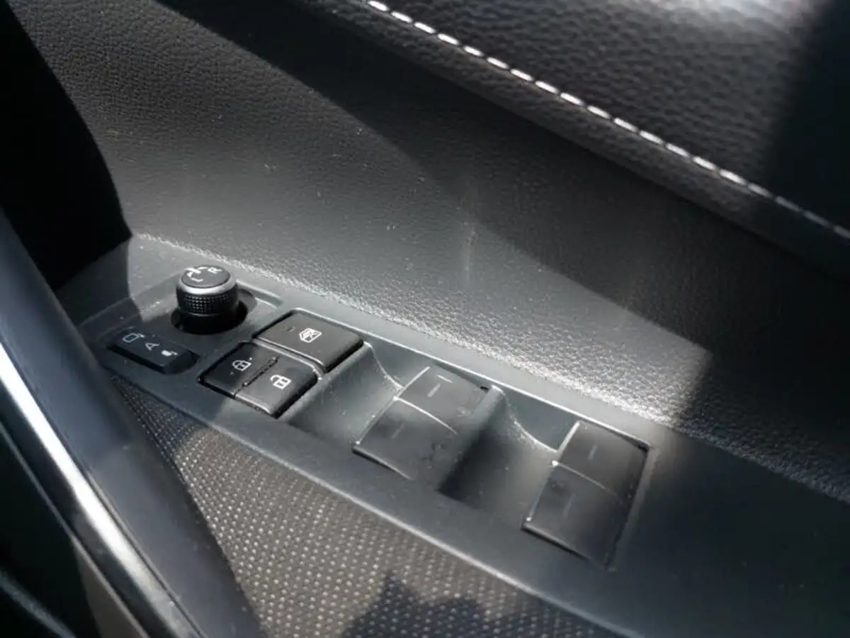 2023-suzuki-swace-18-motion-big-17