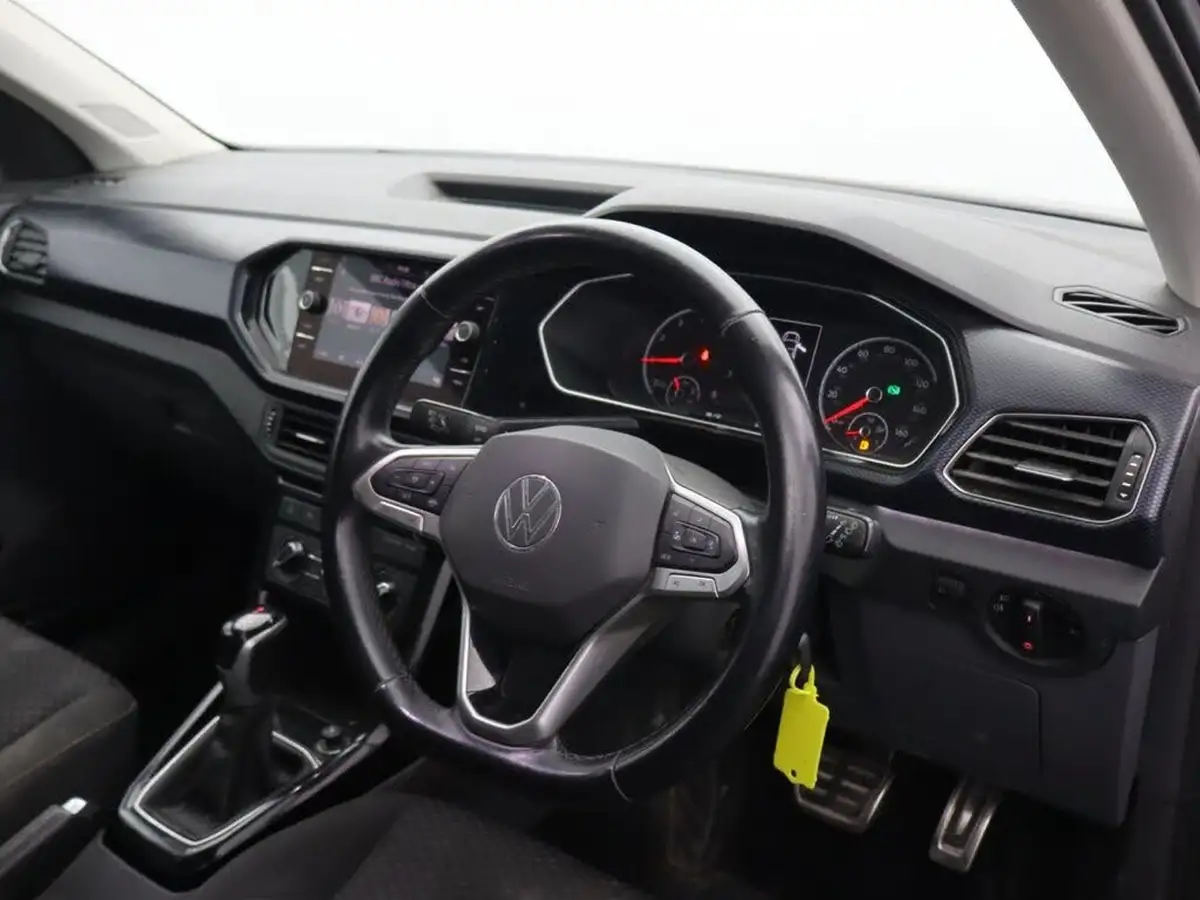 2021-volkswagen-t-cross-10-tsi-united-110ps-dsg-big-11