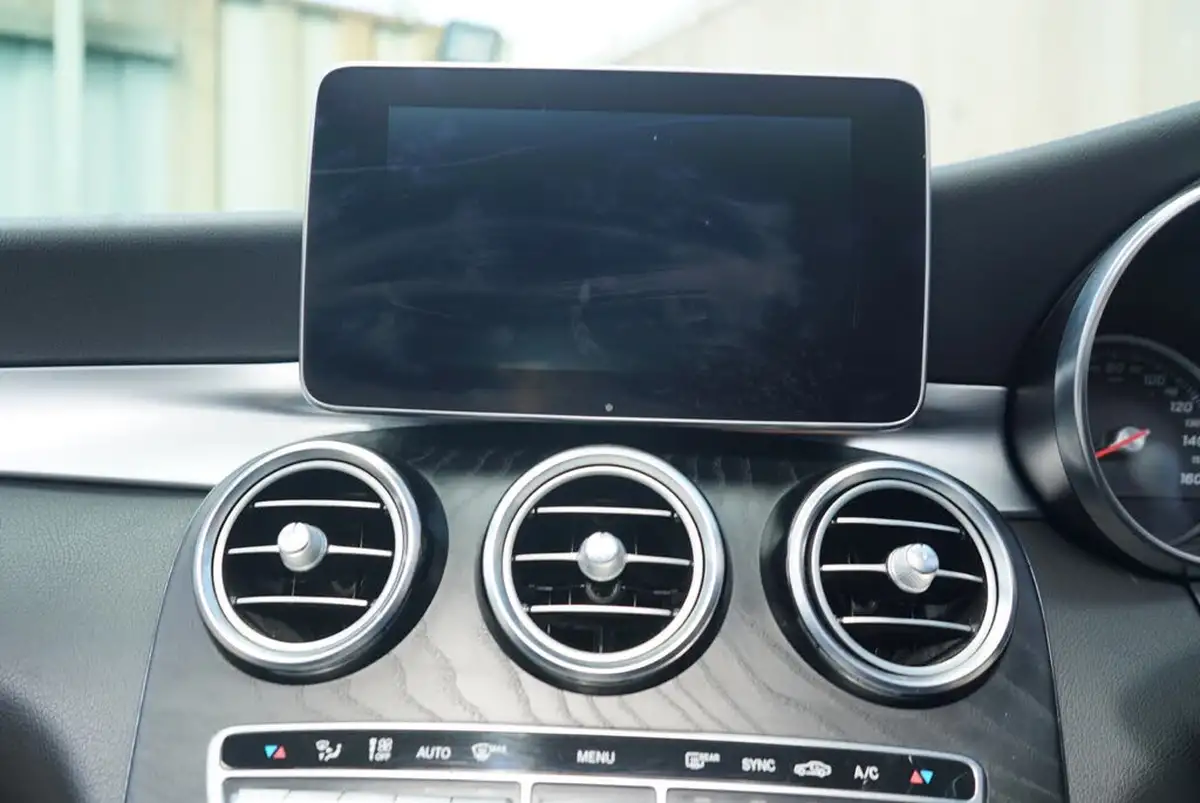 2017-mercedes-benz-glc-class-30-d-glc350d-amg-line-premium-plusss-coupe-4d-big-43