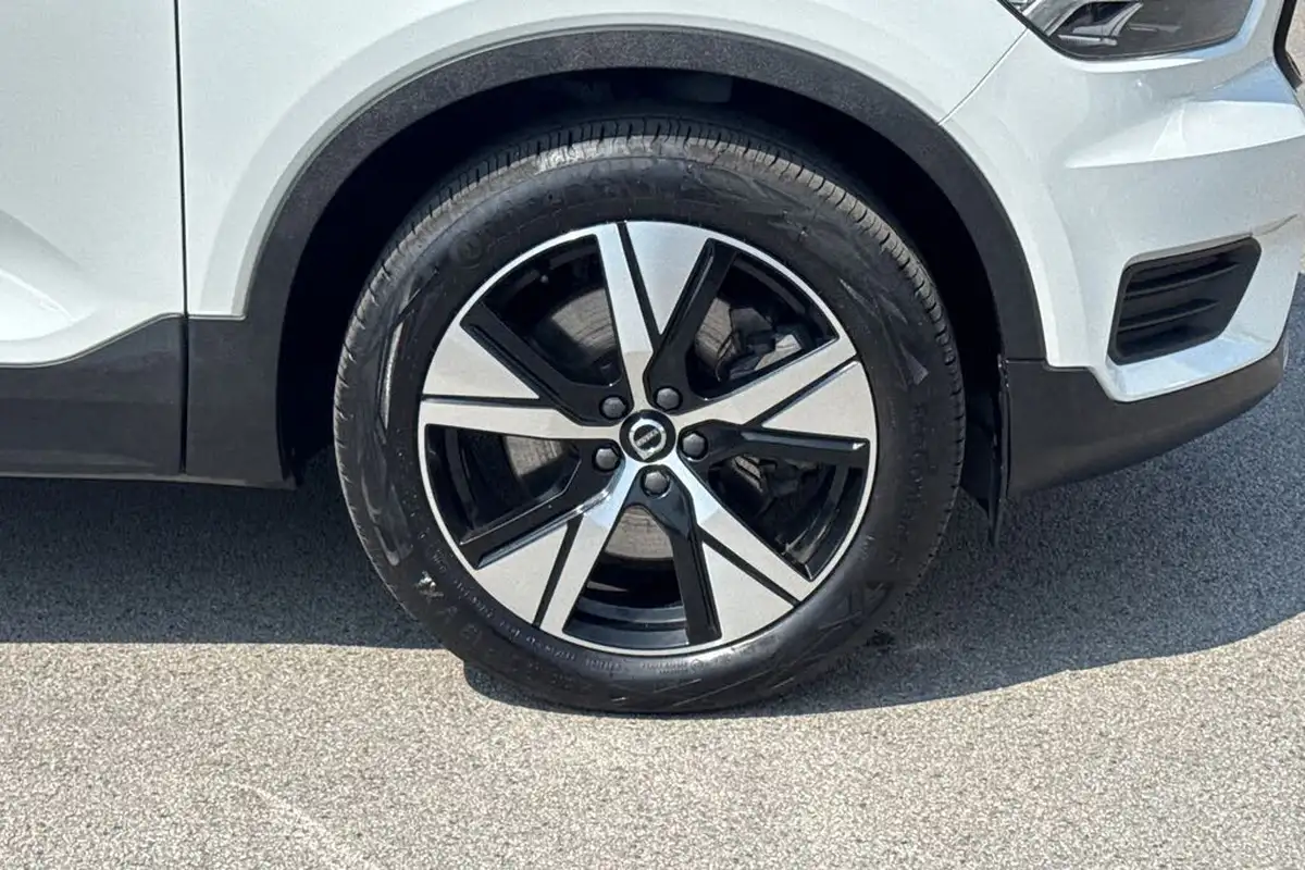2021-volvo-xc40-15-t4-r-design-208bhp-big-4