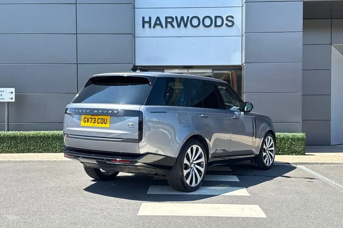 2024-land-rover-range-rover-30-d350-se-big-6