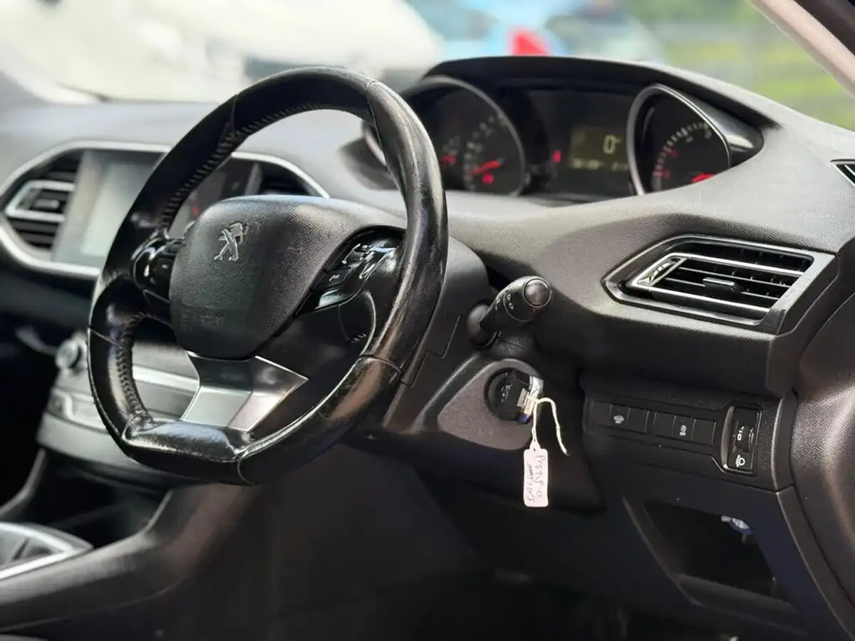 2018-peugeot-308-sw-15-bluehdi-active-15-bluehdi-130bhp-big-13