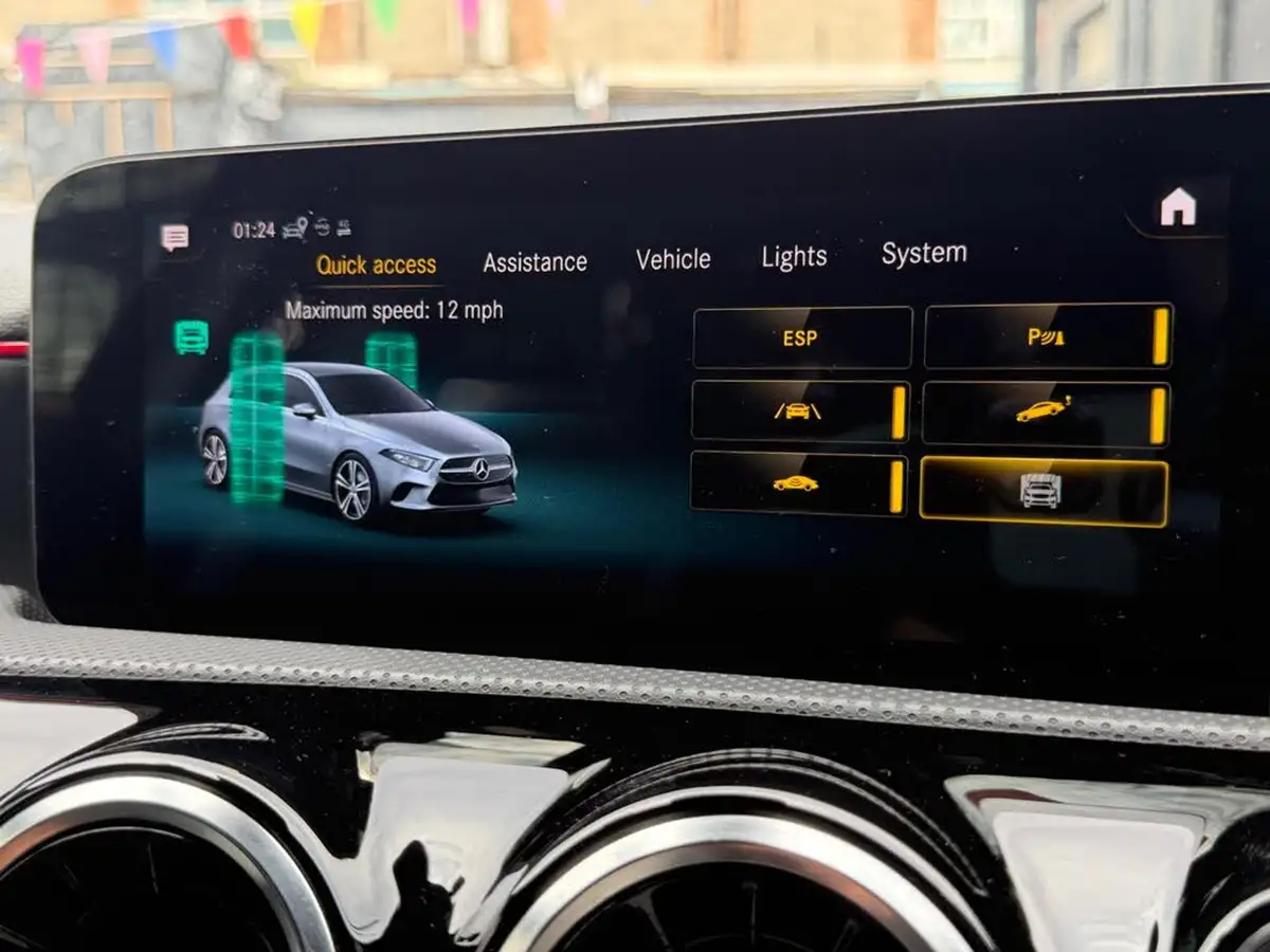 2021-mercedes-benz-a-class-13-a180-amg-line-executive-hatchback-5d-7g-dct-big-41