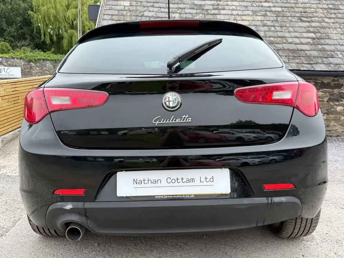 2012-alfa-romeo-giulietta-16td-veloce-big-10