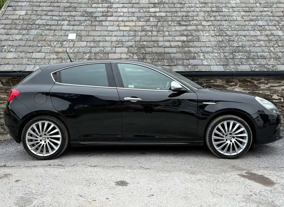 2012-alfa-romeo-giulietta-16td-veloce-big-6