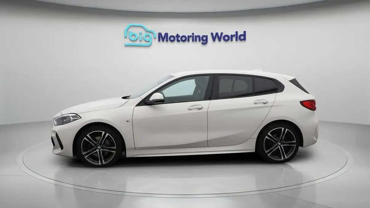 2023-bmw-1-series-15-118i-m-sport-lcp-dct-big-4