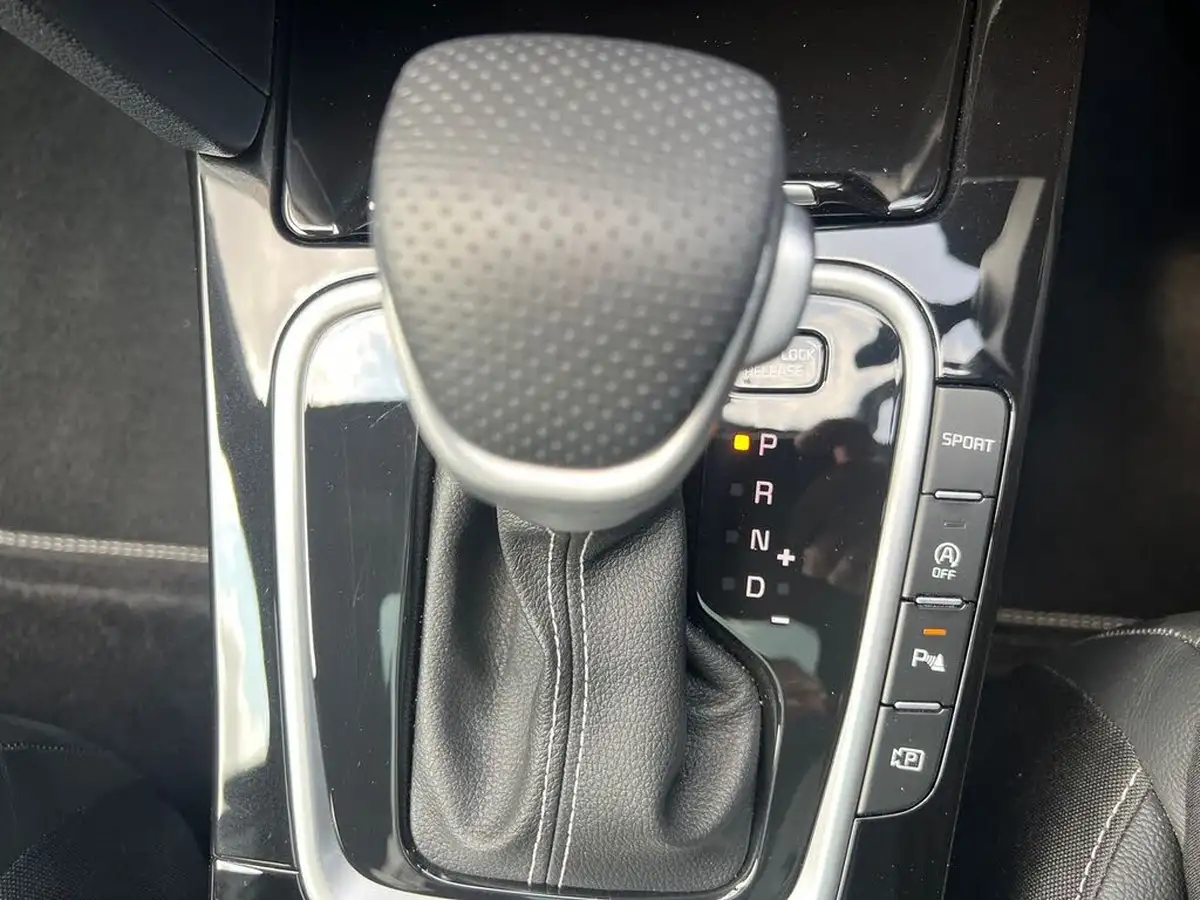 2025-kia-ceed-15-t-gdi-gt-line-s-big-35