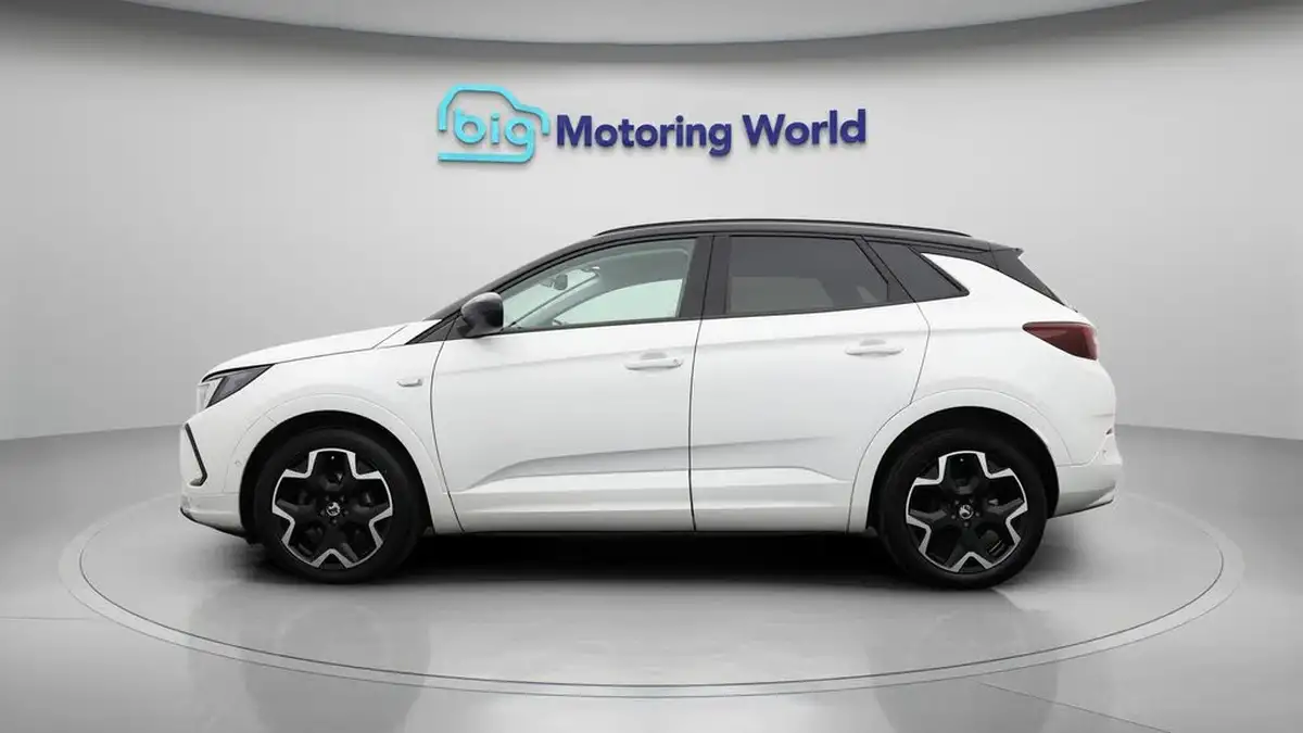 2023-vauxhall-grandland-12-ultimate-130ps-big-4