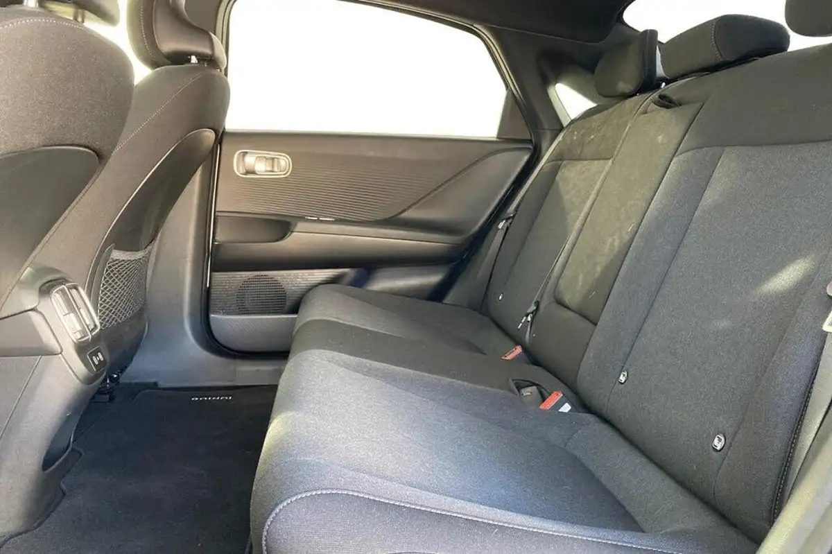 2024-hyundai-ioniq-6-e-premium-228ps-single-rwd-big-9