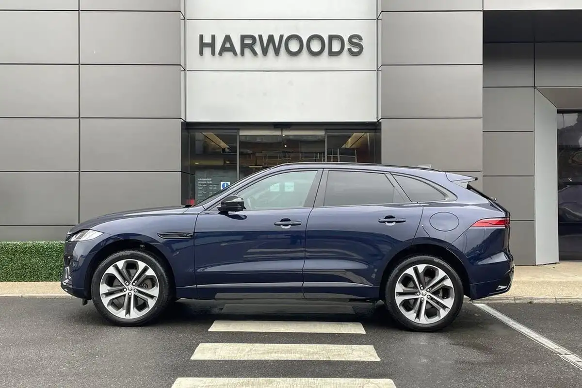 2023-jaguar-f-pace-20-p250-r-dynamic-hse-black-big-11