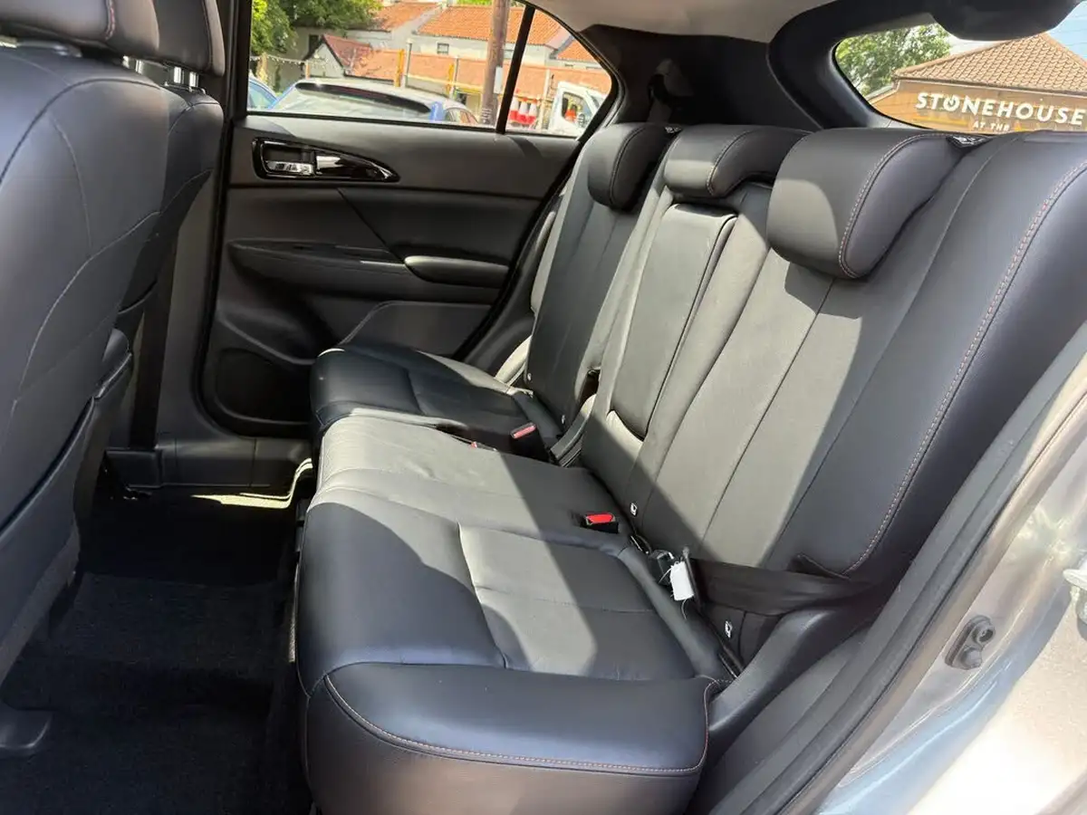 2018-mitsubishi-eclipse-cross-15-4-big-12