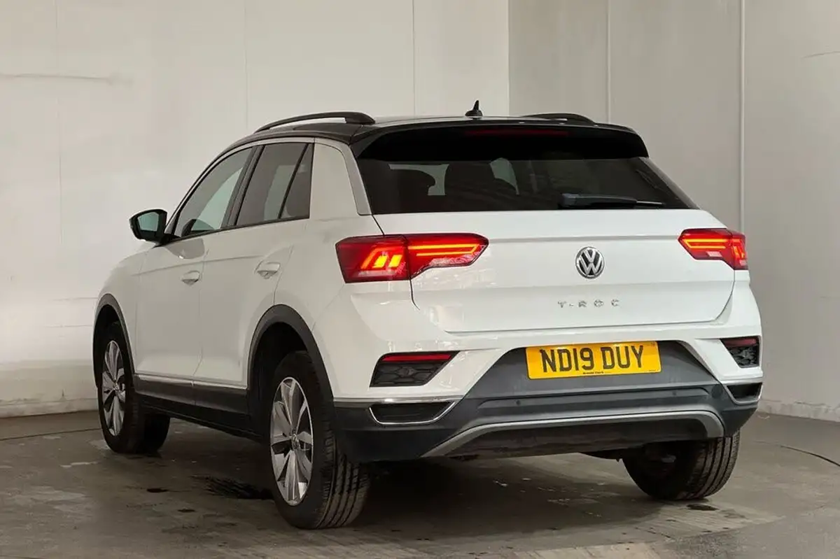 2019-volkswagen-t-roc-10-tsi-design-big-19